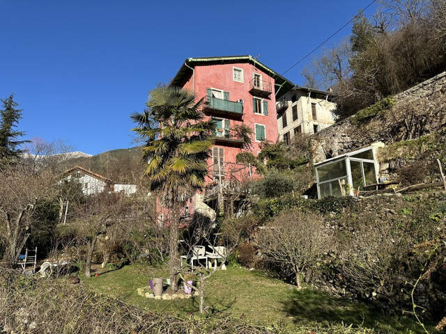 Très grande maison de 342 m2 sur terrain de 1440m2 à vendre — photo du bien