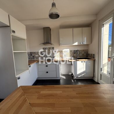 Appartement 4 pièces 845 €