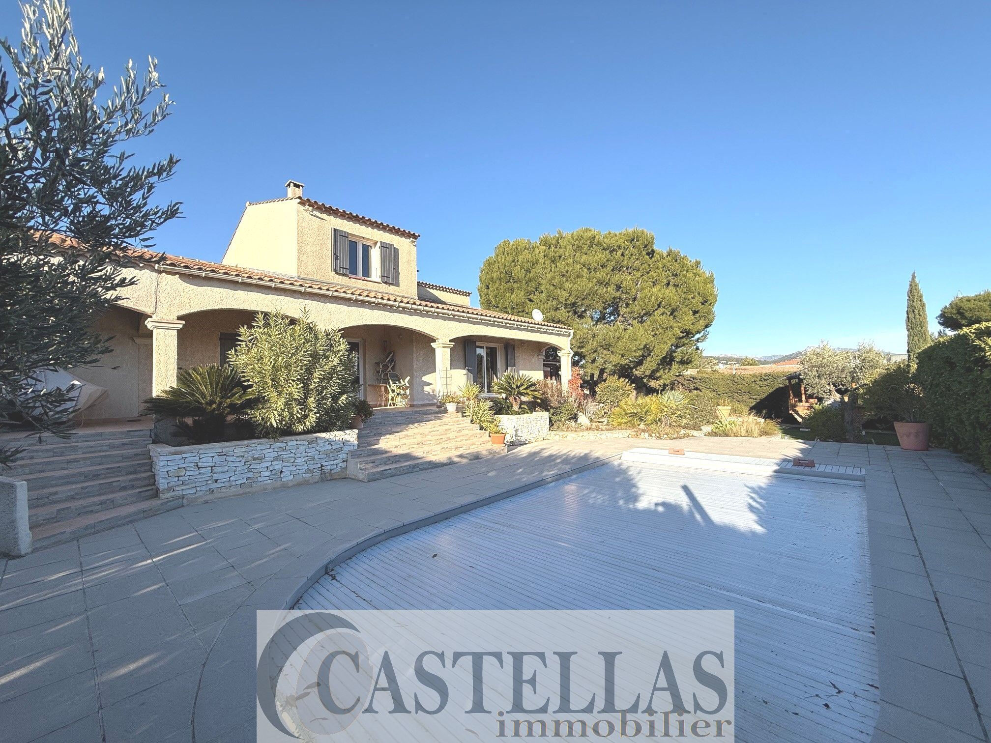 Villa / Maison  T6 à vendre Roquefort-la-Bédoule 13830