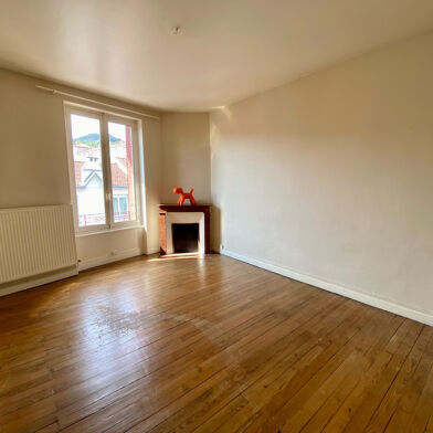 Appartement 3 pièces 566 €