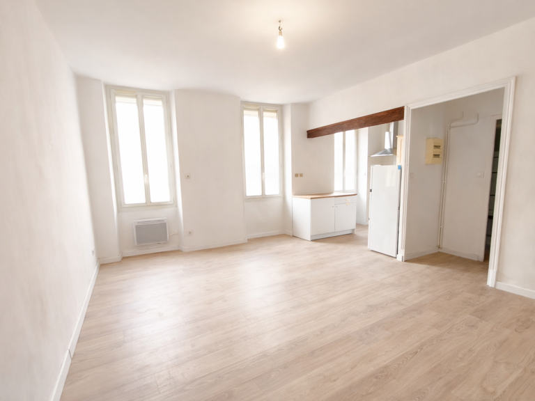 REMISE A LA VENTE   Studio   32m2   Marseille 4e    Blancard — photo 1