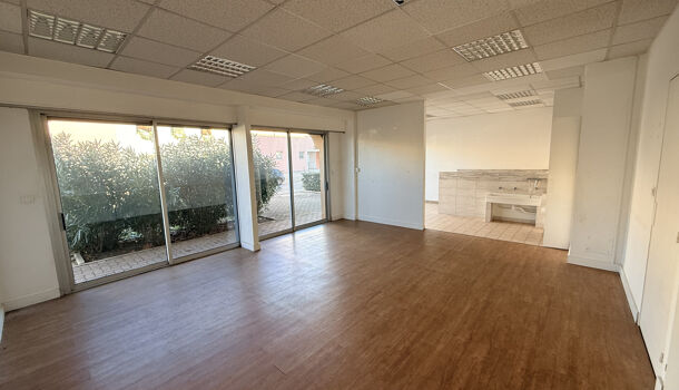 Local commercial 3 pièces  à vendre Fréjus 83600