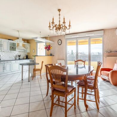 Appartement 4 pièces 279000 €