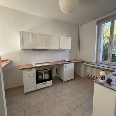 Appartement 3 pièces 830 €