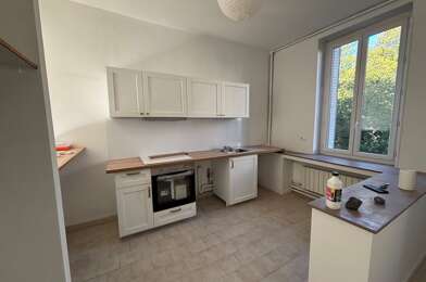 Appartement 3 pièces 830 €