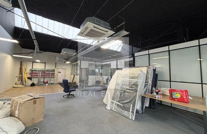 BUREAUX  à LOUER — photo 4