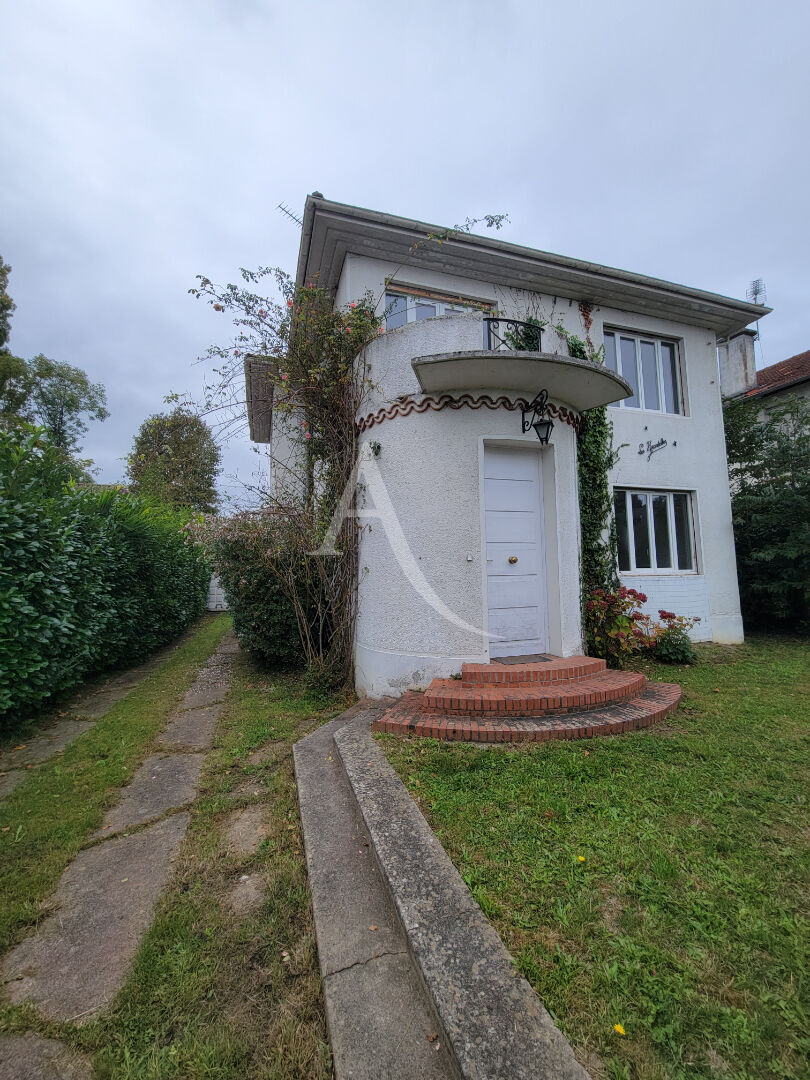 Villa / Maison  T6 à vendre Gelos 64110