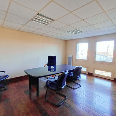 Commerce  149000 €