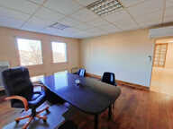 AUBENAS CENTRE - LOCAL PROFESSIONNEL 145m2 — photo 2