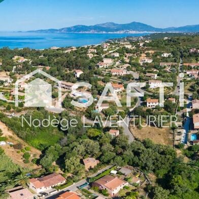 Maison 8 pièces 810000 €