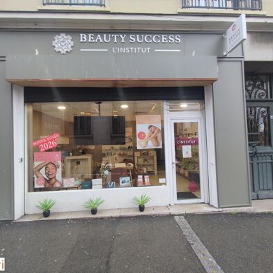 Commerce 10 pièces 178200 €