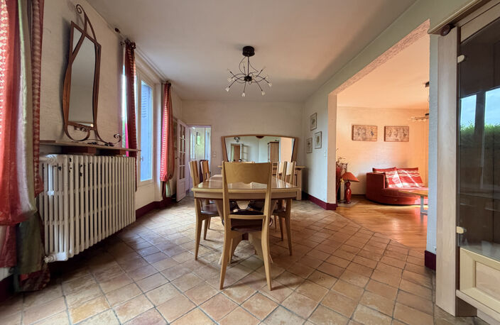 MAISON ANCIENNE AVEC JARDIN — photo 4
