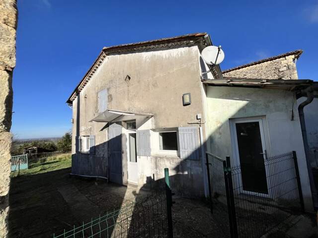 Maison de bourg de 4 pièces principales — photo du bien