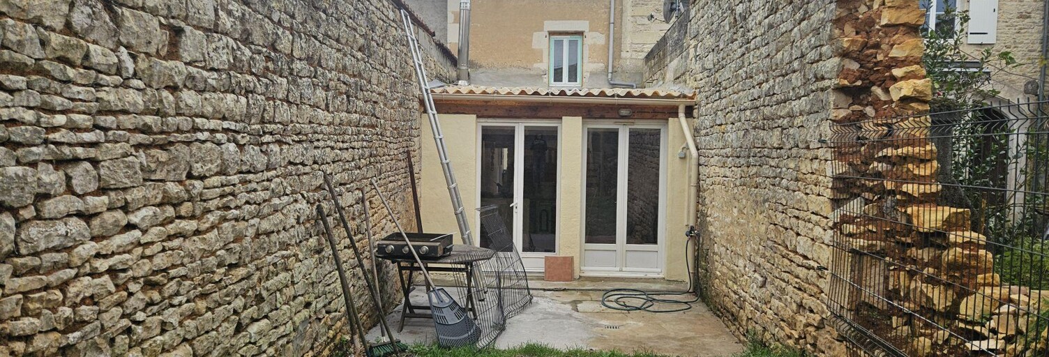 Commerce  102 m² à vendre à Valdelaume (79110)