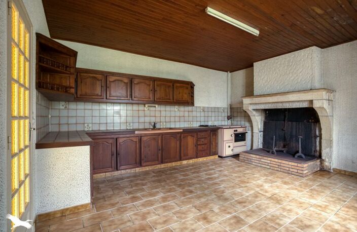 Maison en pierre de 3 pièces principales — photo 2