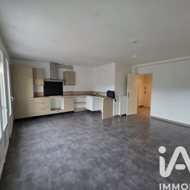 Appartement 4 pièces 750 €