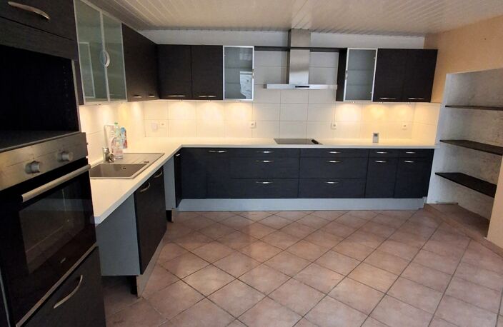 Vente Maison/villa 5 pièces — photo 2