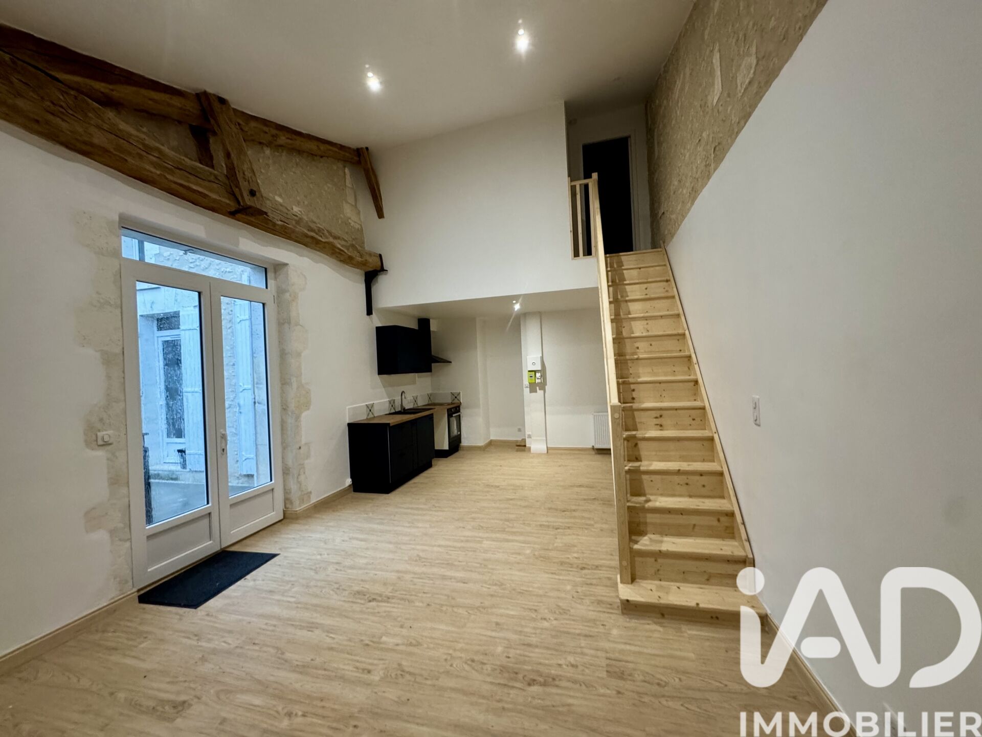 Barbezieux-St-Hilaire - 50m² - 2p. - 1ch.