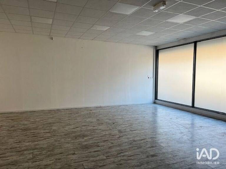 Location Local d'activités 115 m&sup2; — photo 1