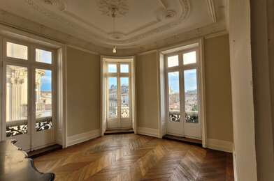 Bureau 7 pièces 1800 €