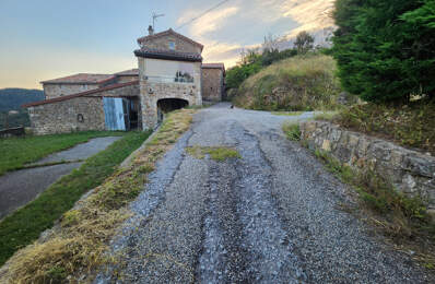 Maison dominante à 500m - vue panoramique sur la montagne - — photo du bien