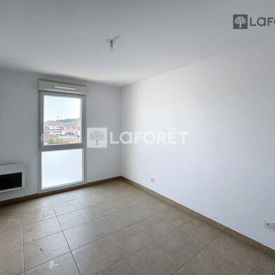 Appartement 3 pièces 990 €
