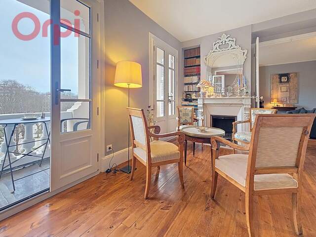 Appartement de prestige avec vue sur le Parc des Sources – Triangle d’Or de Vichy — photo du bien