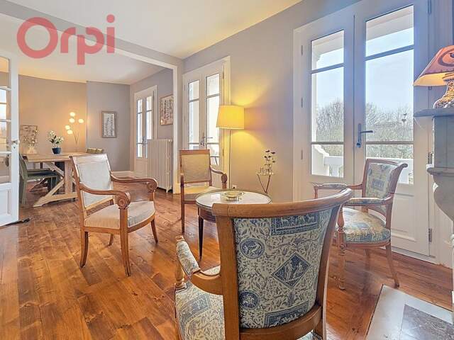 Appartement de prestige avec vue sur le Parc des Sources – Triangle d’Or de Vichy — photo du bien
