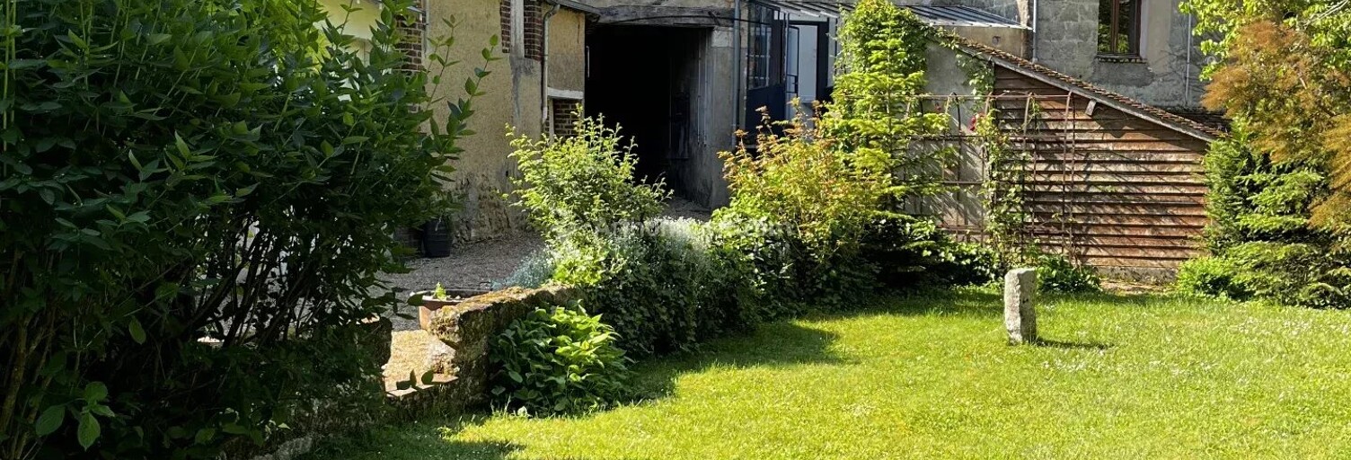 Maison 10 Pièces 237 m² à vendre à La Chartre-sur-le-Loir (72340)