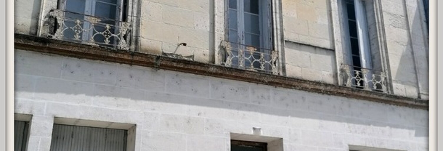 Immeuble  250 m² à vendre à Chalais (16210)