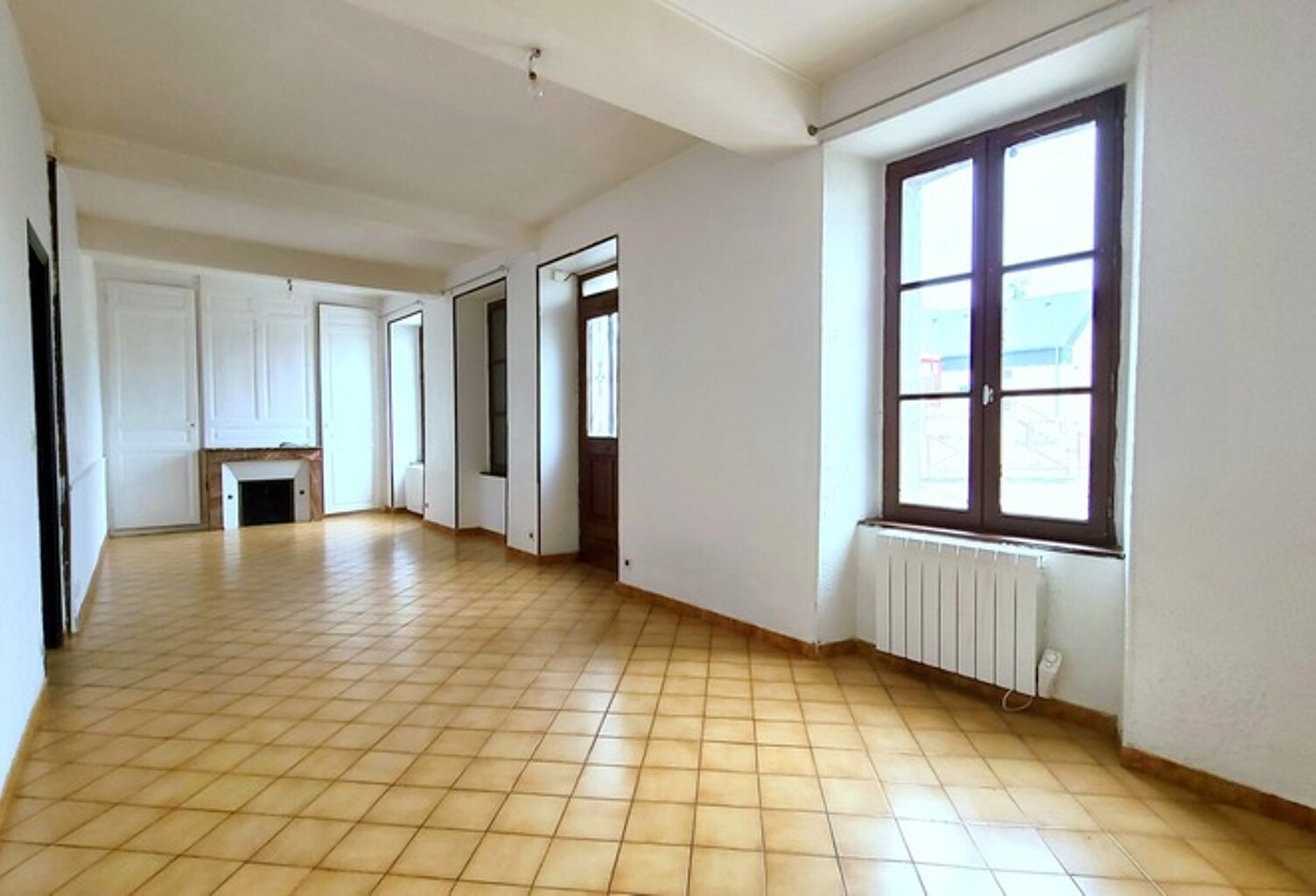 SOURS - MAISON 100 M² - 3 CHAMBRES - COUR ET JARDIN — photo 1