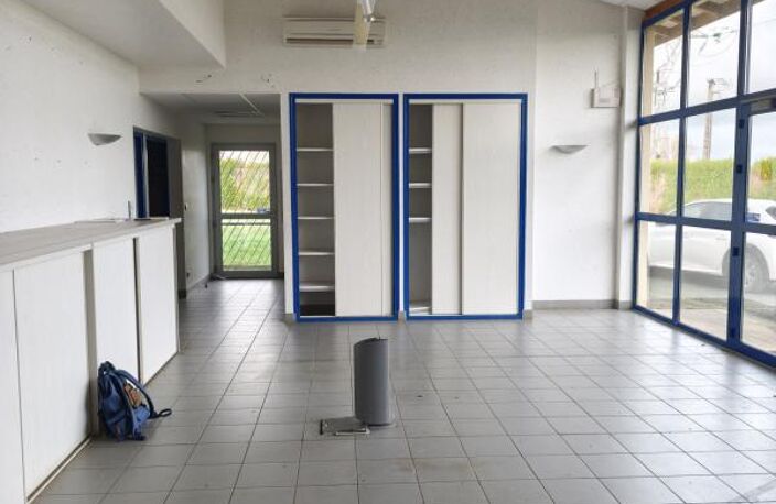 local d'activités commercial et ou bureau de 187 m2 sur un t — photo 3
