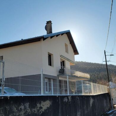 Maison 8 pièces 325500 €