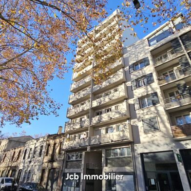 Appartement 3 pièces 908 €