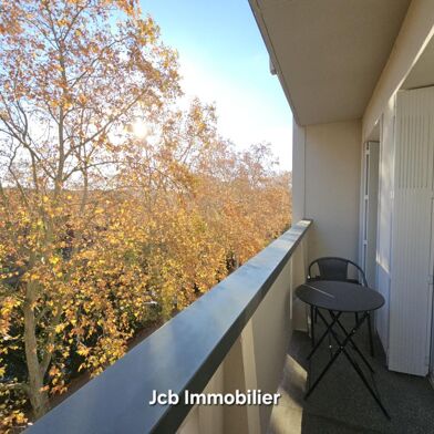 Appartement 3 pièces 900 €