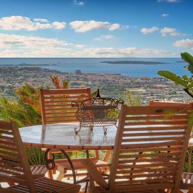 Maison 5 pièces 6000 €