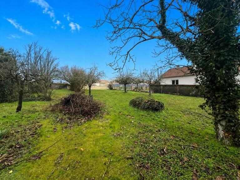 Terrain À Vendre 738m2 à bâtir — photo 1