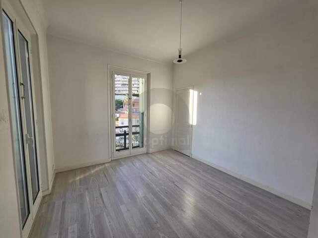 GRAND APPARTEMENT DE CINQ PIECES MENTON PROCHE CENTRE VILLE — photo du bien