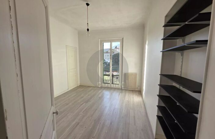 GRAND APPARTEMENT DE CINQ PIECES MENTON PROCHE CENTRE VILLE — photo 5