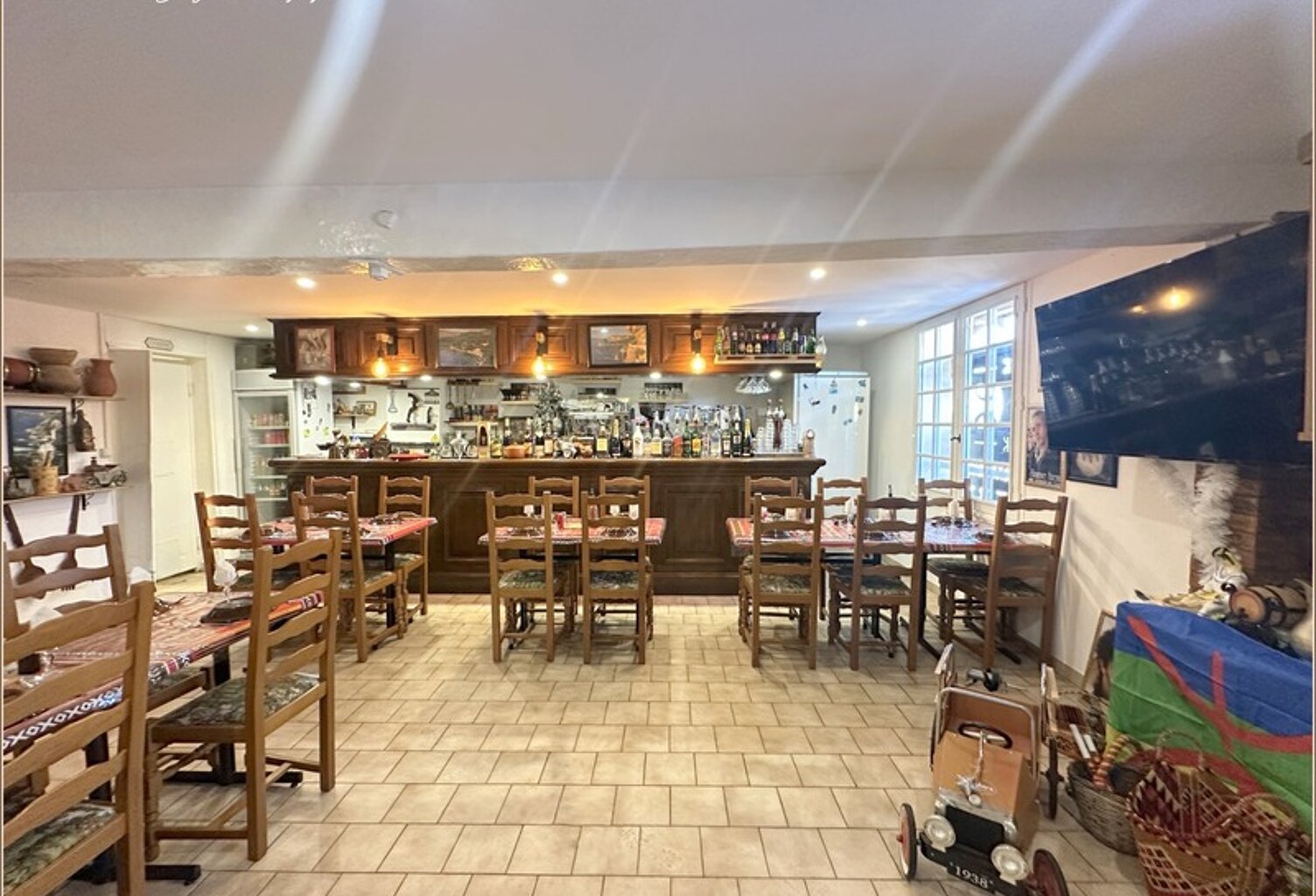 Fonds de Commerce Restaurant Pizzeria  Bon emplacement  à Courville-sur-Eure (28190) Licence III — photo 1