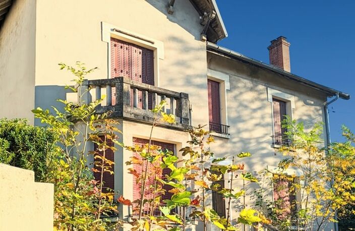 EN EXCLUSIVITE LONS LE SAUNIER (39) MAISON DE VILLE  5 min du centre-ville – Jardin — photo 2