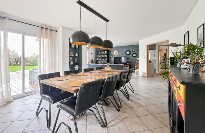 EXCLUSIVITÉ – QUIMPER ERGUÉ-ARMEL – Maison rénovée avec piscine chauffée et terrain de 2 261 m² — photo 5