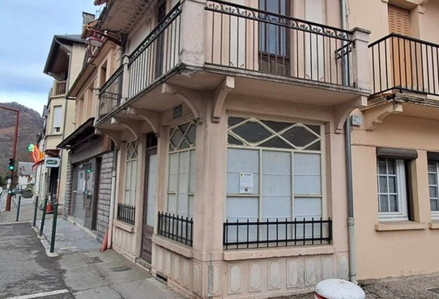Maison avec boutique au cœur de Sarrancolin — photo 1