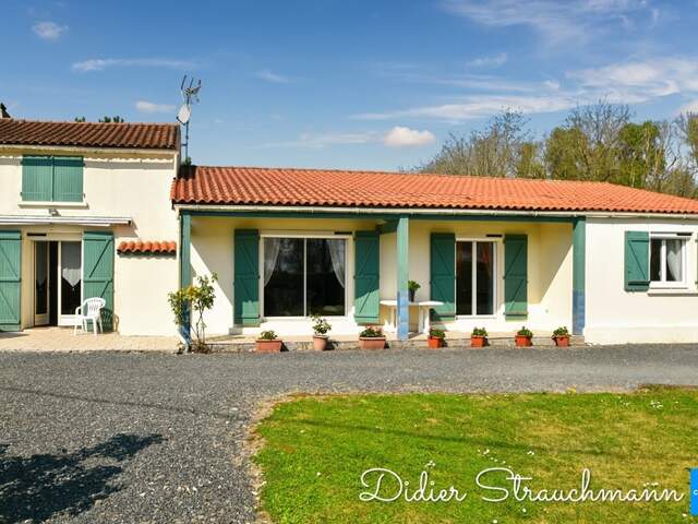 Maison à vendre 9 pièces proche de AIGREFEUILLE D'AUNIS (17) — photo du bien