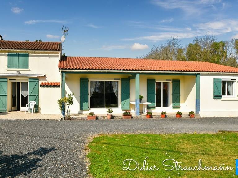 Maison à vendre 9 pièces proche de AIGREFEUILLE D'AUNIS (17) — photo 1
