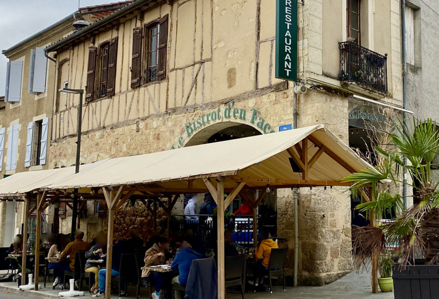 Dpt Gers (32), à vendre VIC FEZENSAC, fonds de commerce BAR-RESTAURANT - Possibilité de vente à terme — photo 1