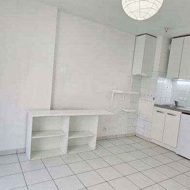 Appartement 1 pièces 881 €