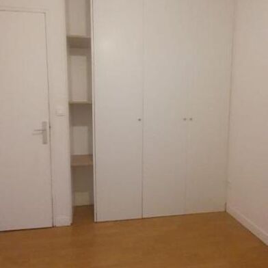 Appartement 3 pièces 910 €