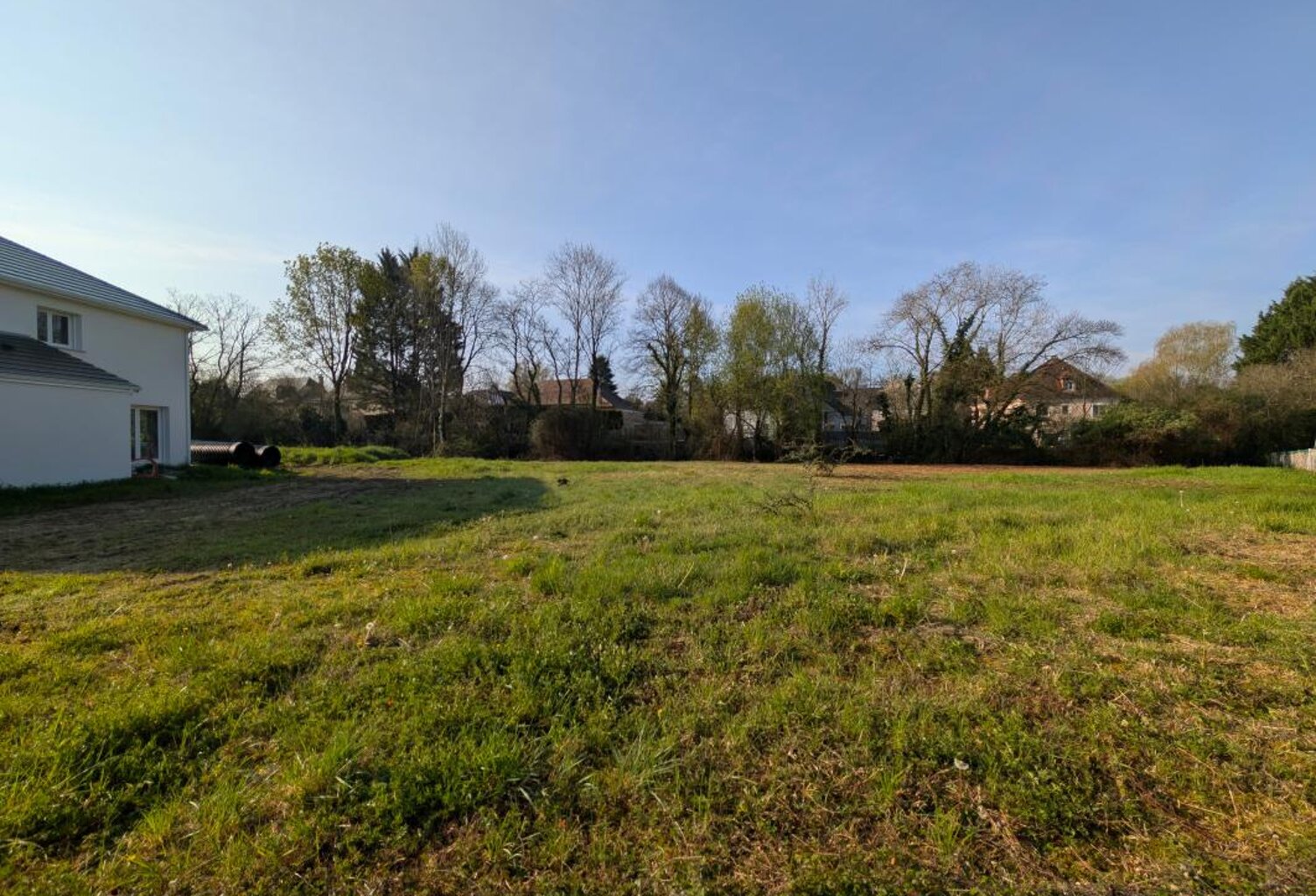 Idron — Terrain constructible de 879 m² dans un secteur recherché — photo 1