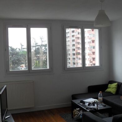 Appartement 4 pièces 975 €